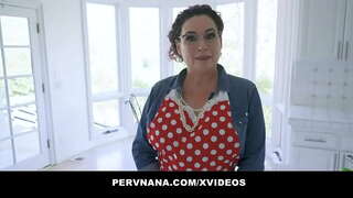 Granny Amanda Ryder s Secret Dreuchd a &#039;sealltainn a H-Stepgrandson a&#039; Chiad dol-a-mach