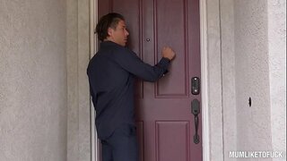 Spanish Eva Notty crams her tight pussy le massive dick fhad &#039; s a h-mòr boobs sway