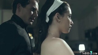 Крошечная сиськастая ҷавон хонашин ублажает бузург узви шавҳар