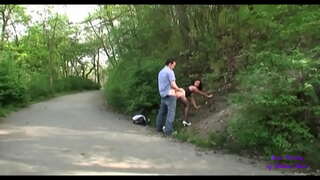 Primer es toca l&#039;altre en un bar i després van anar a la merda en els jardins públics